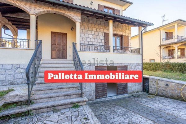 casa indipendente in vendita a Capodimonte