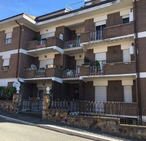 appartamento in vendita a Capranica