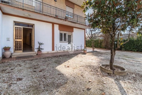 appartamento in vendita a Capranica