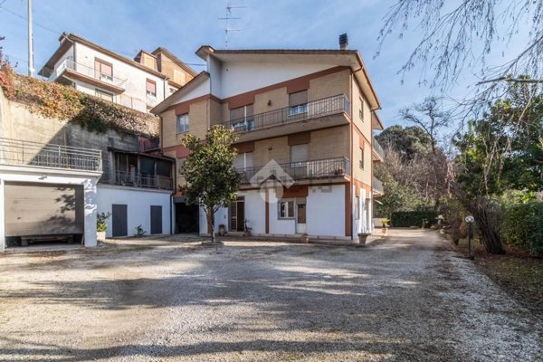 appartamento in vendita a Capranica