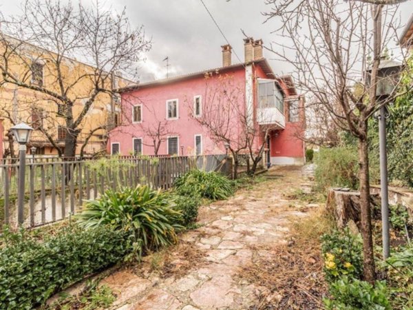 appartamento in vendita a Capranica