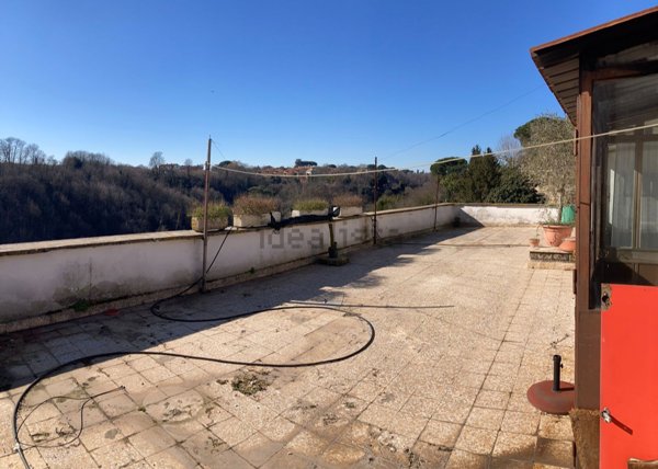 appartamento in vendita a Capranica