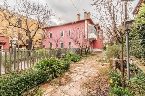 appartamento in vendita a Capranica
