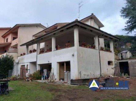 appartamento in vendita a Capranica