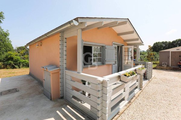 casa semindipendente in vendita a Capranica in zona Vico Matrino