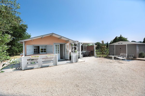 casa semindipendente in vendita a Capranica in zona Vico Matrino