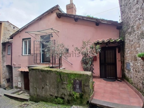 appartamento in vendita a Capranica