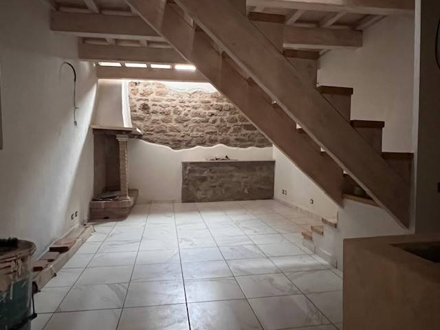 casa indipendente in vendita a Capranica