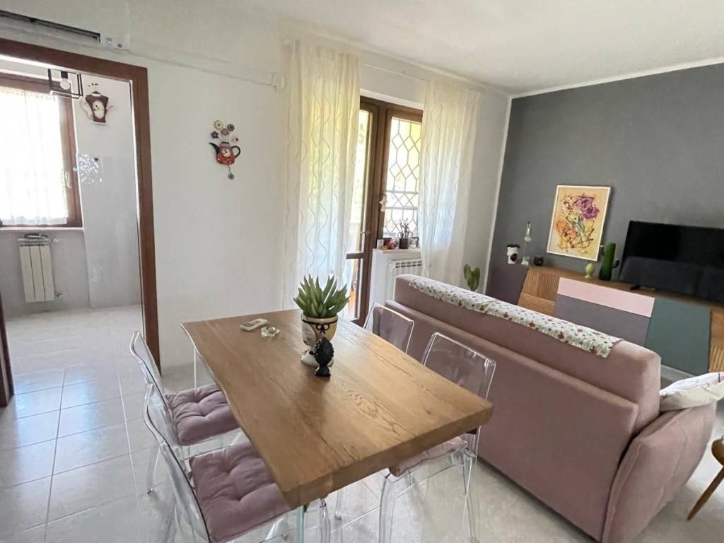 appartamento in vendita a Capranica