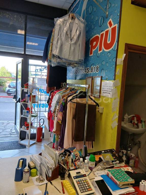 negozio in vendita a Capranica