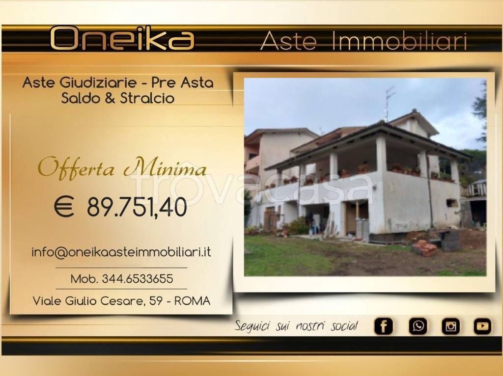 casa indipendente in vendita a Capranica