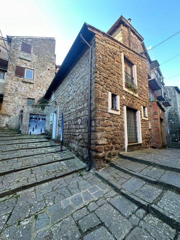 appartamento in vendita a Capranica