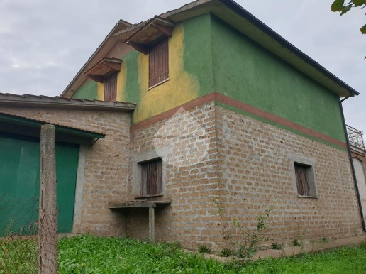 casa indipendente in vendita a Capranica in zona Capranica Scalo