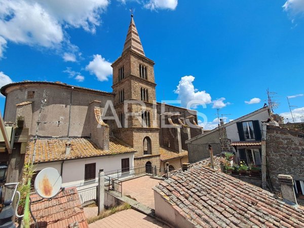 casa indipendente in vendita a Capranica