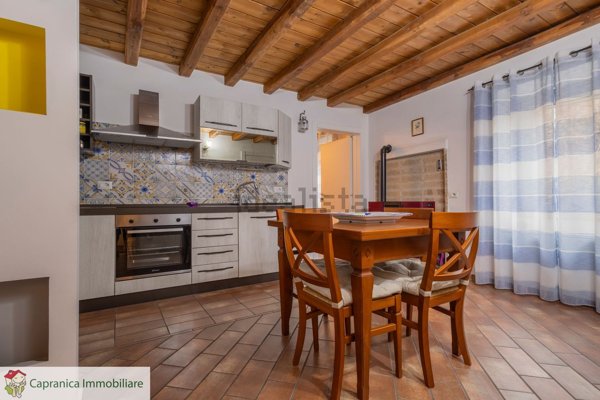 appartamento in vendita a Capranica