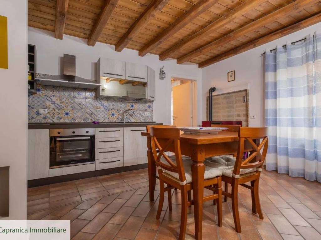 appartamento in vendita a Capranica