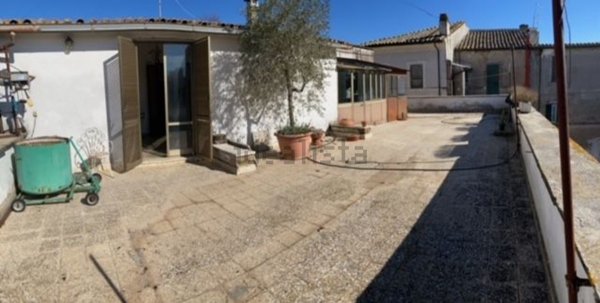 appartamento in vendita a Capranica