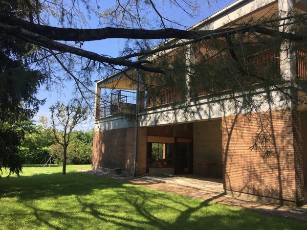 casa indipendente in vendita a Capranica