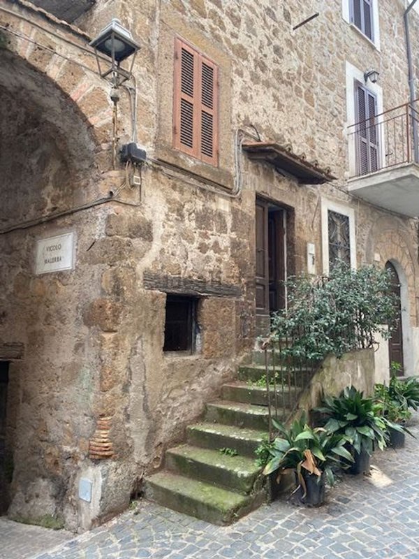 appartamento in vendita a Capranica