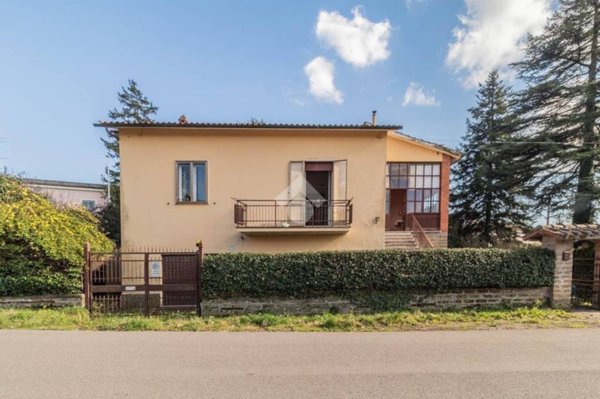 casa indipendente in vendita a Capranica in zona Capranica Scalo