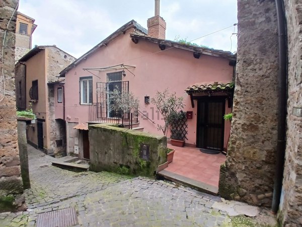 appartamento in vendita a Capranica