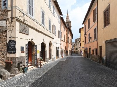 negozio in vendita a Capranica