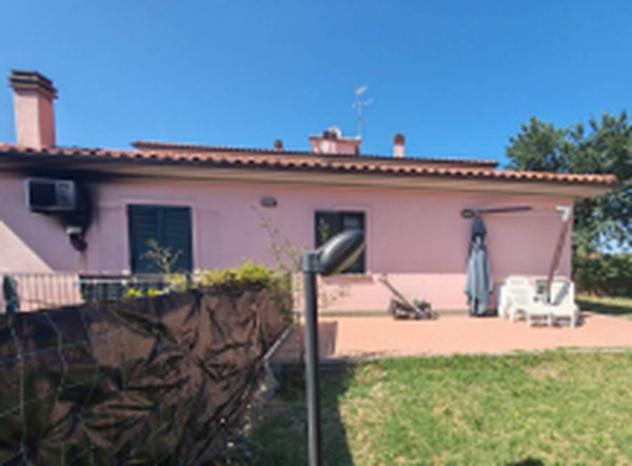 appartamento in vendita a Capranica in zona Capranica Scalo