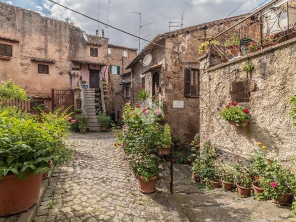 appartamento in vendita a Capranica