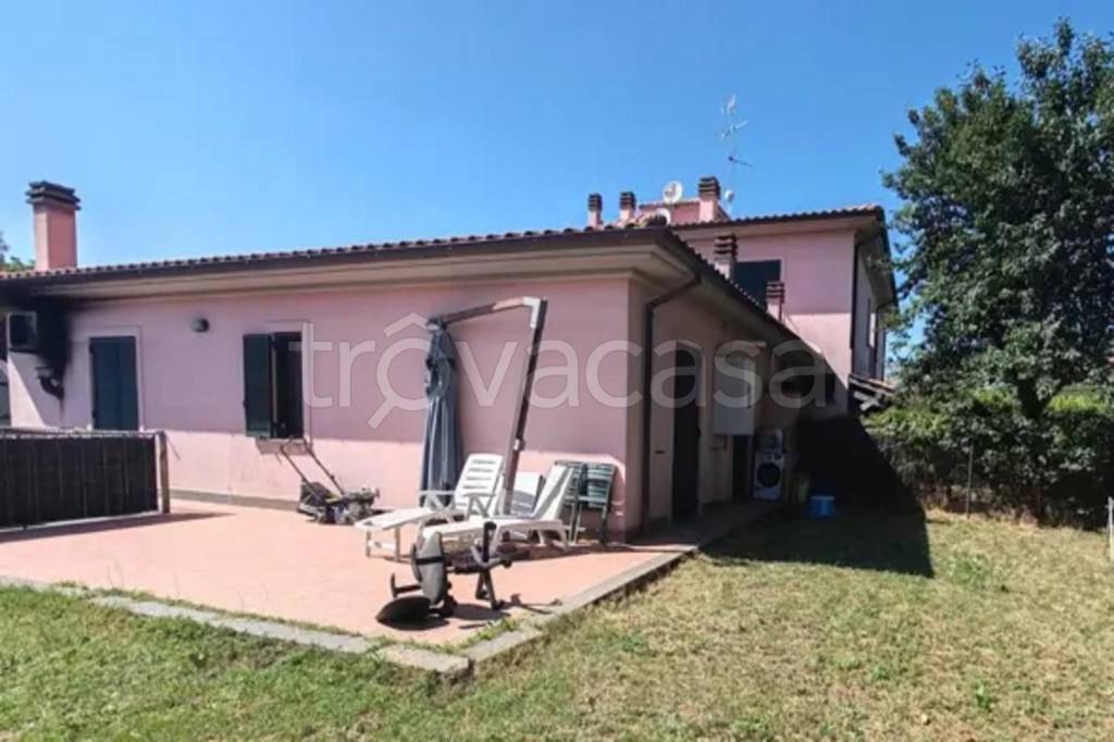 appartamento in vendita a Capranica