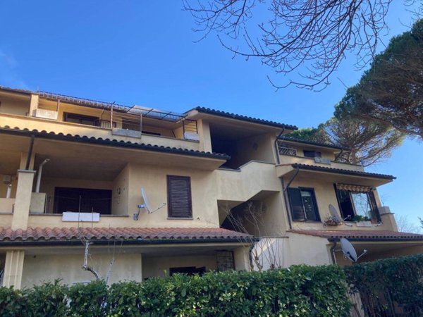 appartamento in vendita a Capranica
