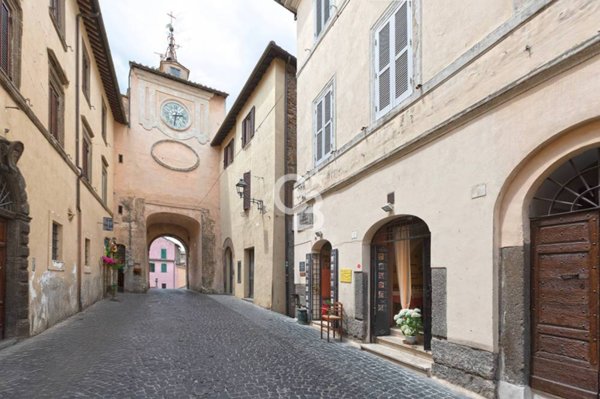 negozio in vendita a Capranica