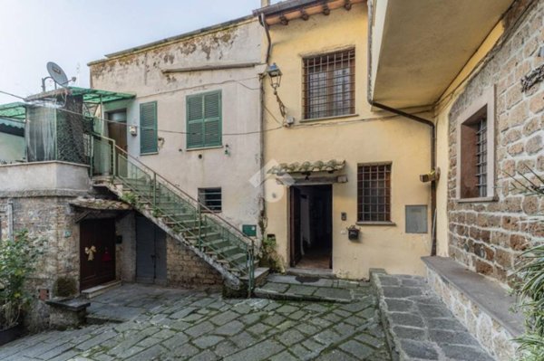 appartamento in vendita a Capranica