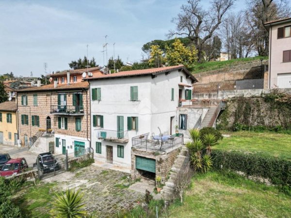 appartamento in vendita a Capranica