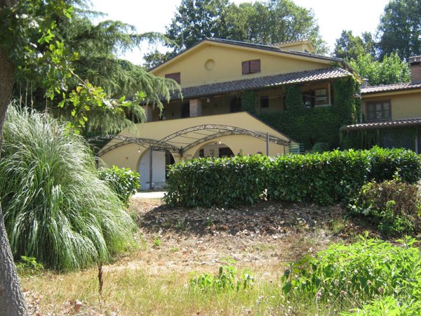 casale in vendita a Capranica