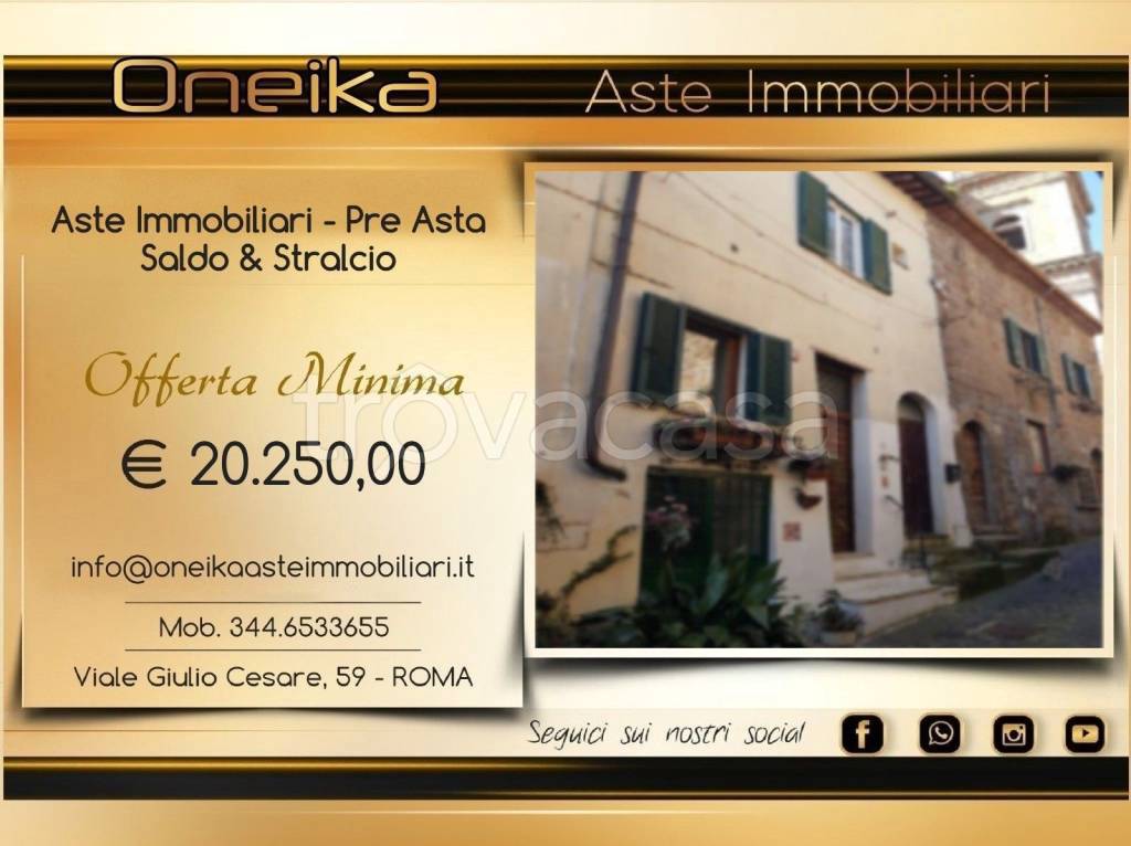 casa indipendente in vendita a Capranica