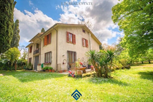casa indipendente in vendita a Capranica in zona Vico Matrino