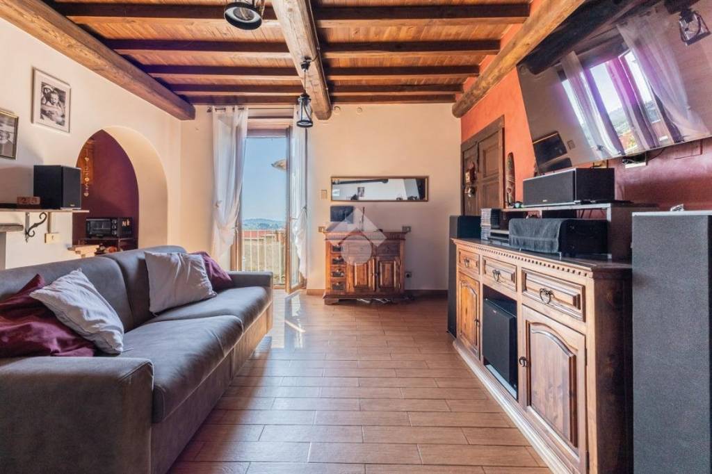 appartamento in vendita a Capranica