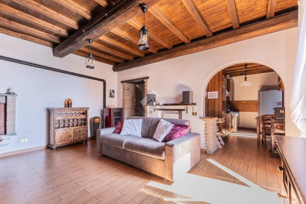 appartamento in vendita a Capranica