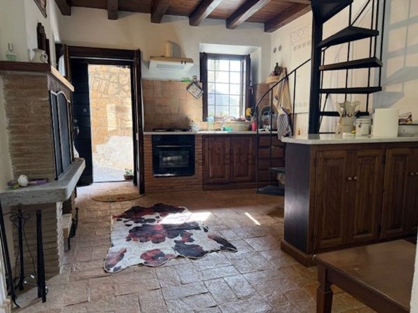 appartamento in vendita a Capranica