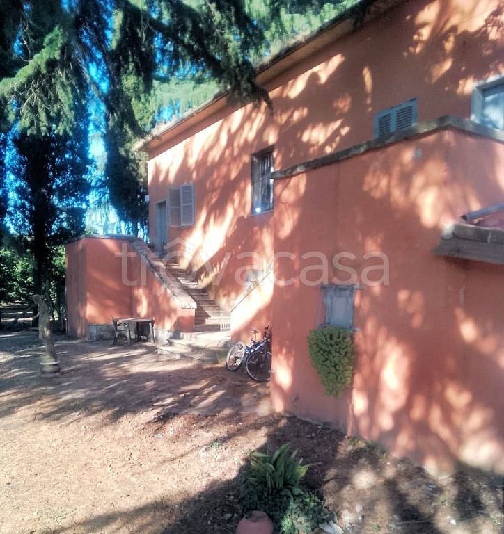 appartamento in vendita a Capranica in zona Vico Matrino