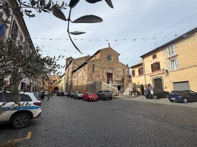casa indipendente in vendita a Capranica