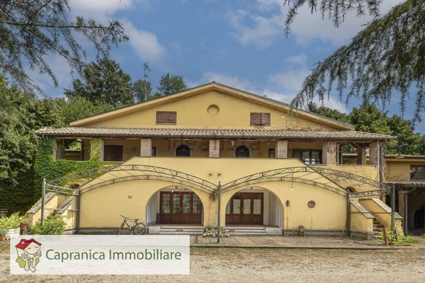 casa indipendente in vendita a Capranica