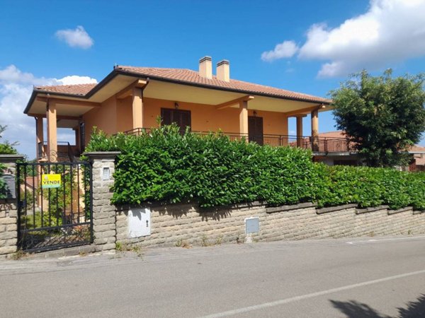 villa in vendita a Caprarola