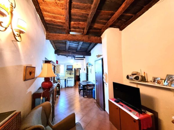 appartamento in vendita a Caprarola