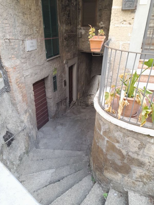 appartamento in vendita a Caprarola