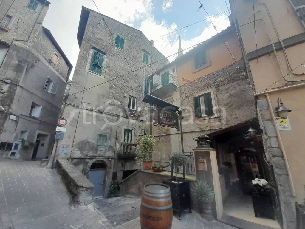 appartamento in vendita a Caprarola