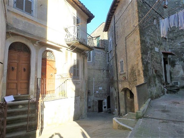 appartamento in vendita a Caprarola