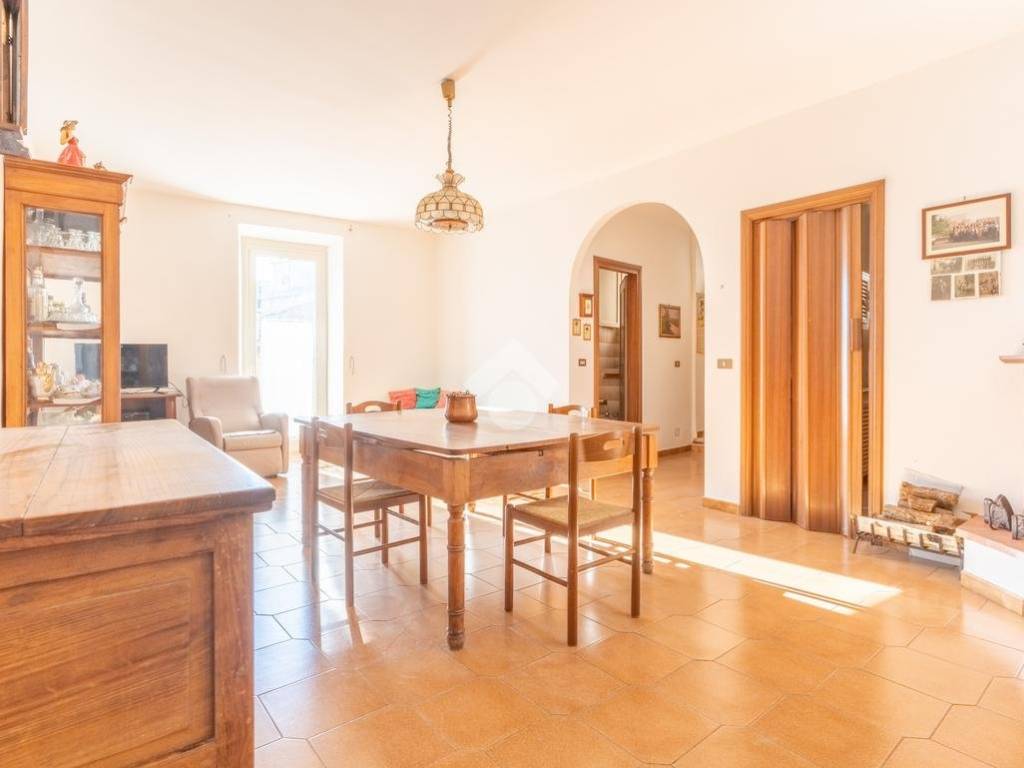 appartamento in vendita a Caprarola