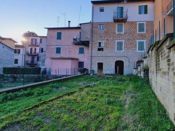 appartamento in vendita a Caprarola