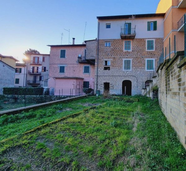 appartamento in vendita a Caprarola